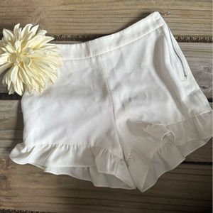 NWOT Dance & Marvel white ruffled short